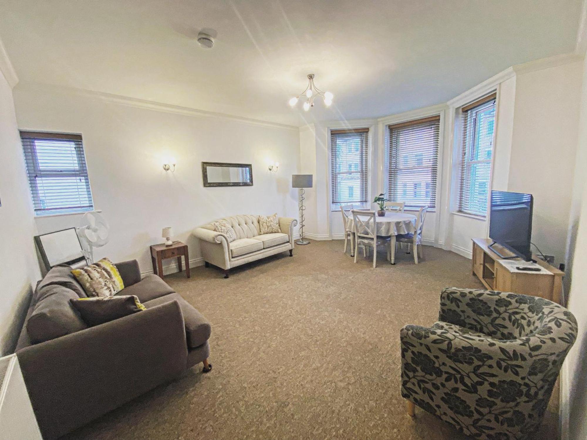 Luxury 2 Beds Apartment By The Sea 伯恩茅斯 外观 照片